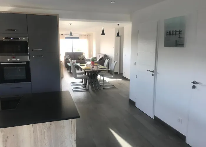 Aux Gres Des Vagues *